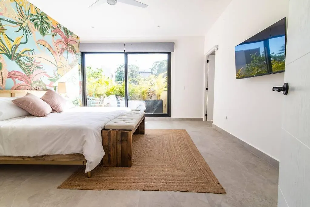 Beautiful 4Br, Up To 8 Guests, Private Pool, 10 Min To Beach Playa del Carmen 0*,  Mexico